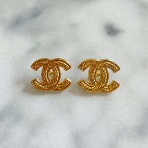 20mm Chanel Gold Quilted Buttons Stamped